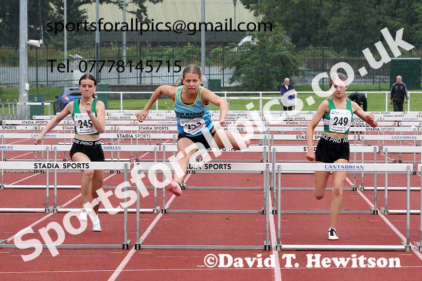 Women and Girls hurdles, 2021 North Eastern Track and Field Champs., Middesbrough. Photo: David T. Hewitson/Sports for All Pics